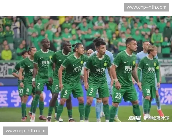 巅峰博弈，绿茵狂想：当富力华丽邂逅国安硬朗，首发名单背后的战术密码